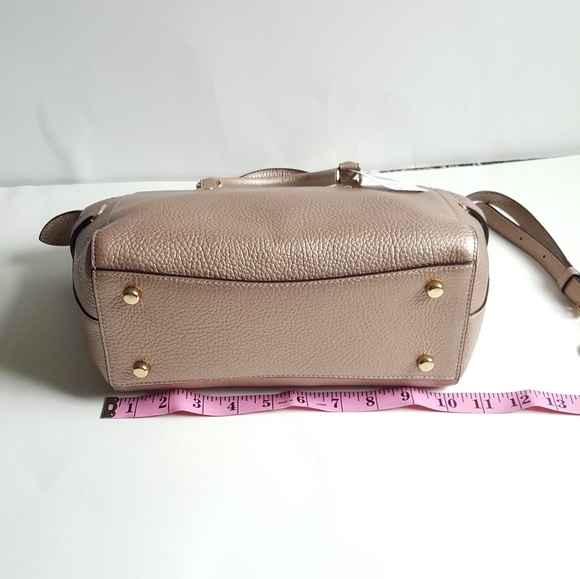 Coach signature leather arm and cross body bag. - Picture 4 of 8